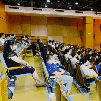 吕梁市和临沂市哪个大