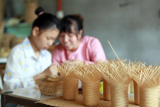 #（图片故事）返乡创业的竹编“守艺人”