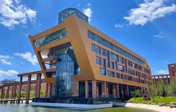 青岛职业技术学院宿舍(山东有哪些比较好的大学)