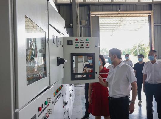 方晖专题调研新一轮制造业“腾笼换鸟、凤凰涅槃”工作以智能化数字化低碳化驱动制造业升级在提质扩量增效中加快实现高质量发展