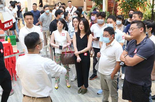 在沪港澳台青年走进在线新经济企业小红书