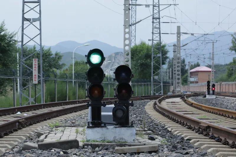 火车道口信号灯怎么看铁路视觉信号有哪些