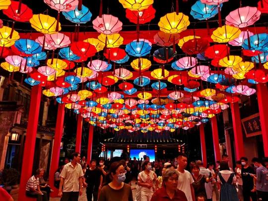 中秋夜一场光影秀点亮荡口古镇