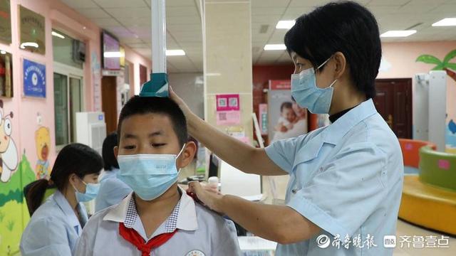 苯丙酮尿症(PKU)是由于先天性缺乏