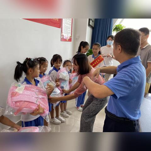深圳市燕罗街道属哪个区