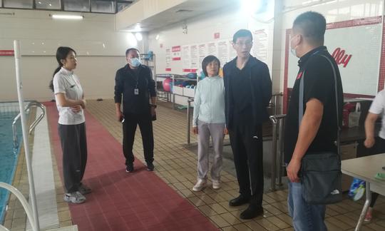 市体育局深入游泳场所检查国庆期间安全生产和疫情防控工作