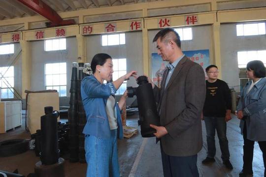 潍坊妇联为女企业家送专家“上门服务”，解燃眉之急又做长远规划