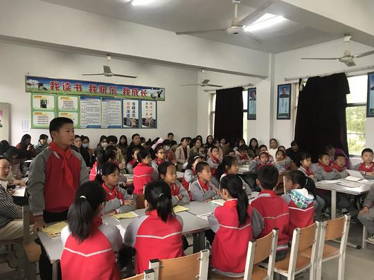 鹿头镇中心学校举办德育工作培训会