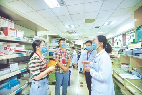集中带量采购、压缩红包回扣，医药购销“中间商赚差价”时代正走向终结