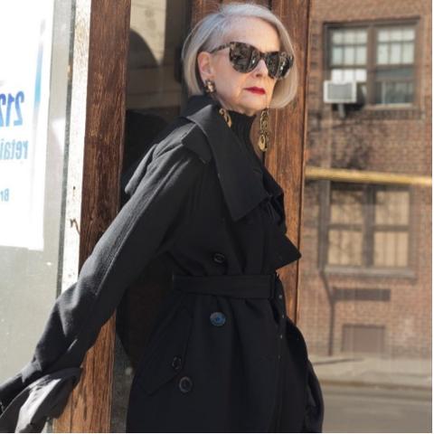 足球运动员球场戴耳环的长尾关键词有什么