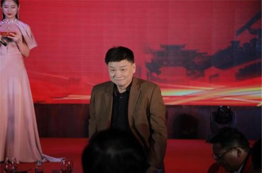 桐城首富不归路：不做村官辞职创业，成环保巨头，现套现14亿跑路