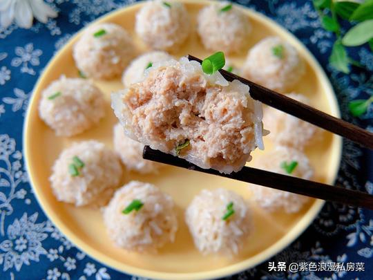 豆腐新吃法，加上肉末，上锅一蒸，鲜香软糯又营养，上桌就光盘