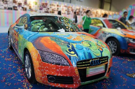 深圳国际车展跨界创意大秀—云裳魅影·时尚与汽车的未来奇遇记