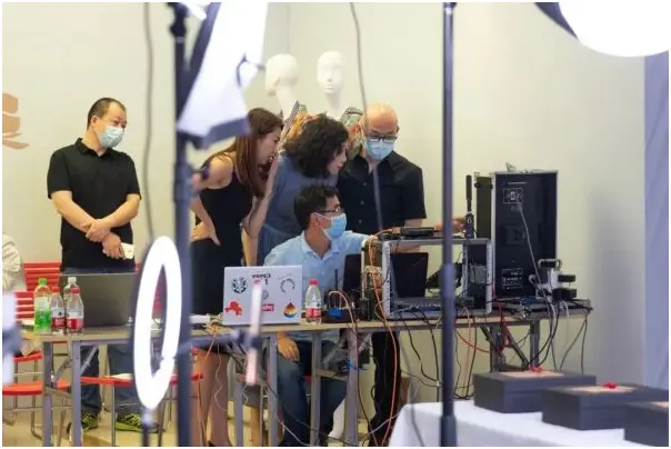 店铺陈列搭配 店铺女装陈列颜色搭配