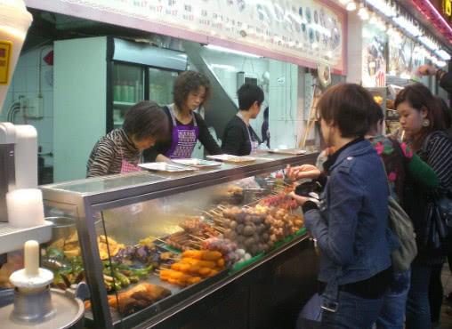 曾坐拥8万家门店成中国名片，今生意惨淡，餐饮巨头衰落