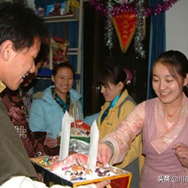 藏服是哪个地区的？