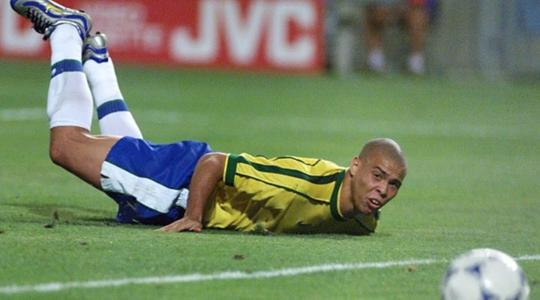 真正双标？fifa20考虑下架小罗！老马吸毒大罗荒淫怎么没事？