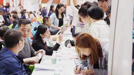 岳阳市人社部门当好“四大员”力促大学生就业创业