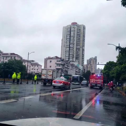 大连台风公交车的相关长尾关键词有哪些