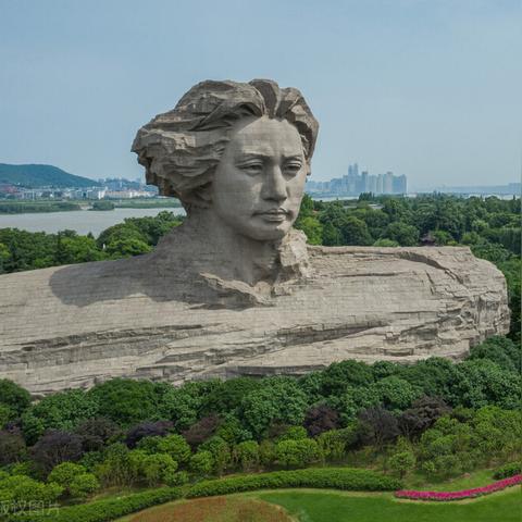 长沙湘江边哪里可以停车？