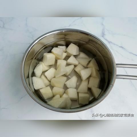 雪梨糖水：润燥养生的秋日佳品-第1张图片-其人生活百科