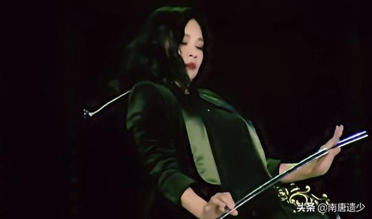 《浪姐》第三轮公演爆大冷，最强舞担变炮灰，唱跳好比不上背景硬