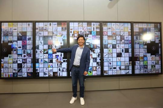 雷军戴口罩直播一天卖3亿，成功离不开勤奋，创业在于坚持