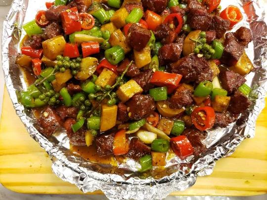 我，专挑热门馆子冷门菜