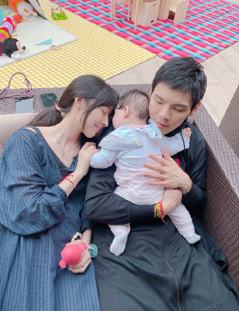 向佐郭碧婷女儿长什么样 向佐郭碧婷女儿长什么样