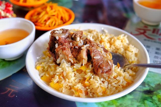 内地现在流行什么美食（美国媒体提到中国的地摊经济）
