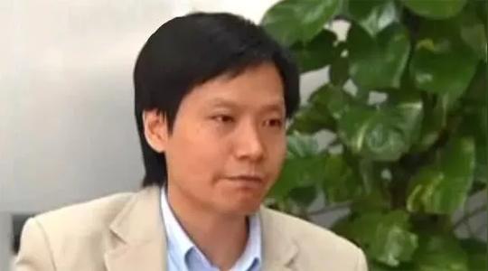 雷军戴口罩直播一天卖3亿，成功离不开勤奋，创业在于坚持