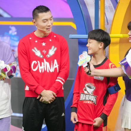 转圈射门足球运动员视频的长尾关键词有哪些