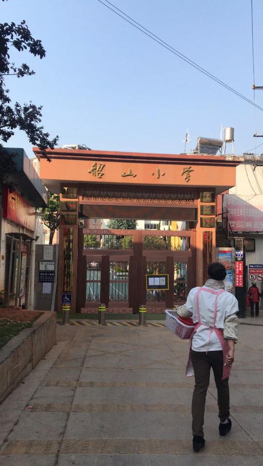 3月31日昆明热点：老挝一生意女，昆明两套房，想嫁国人，农村人就行，但先嫁她俩妹