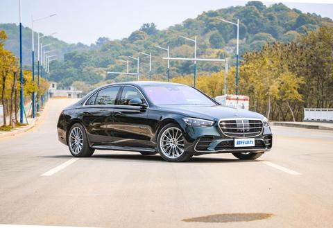 奔驰S级豪华轿车
