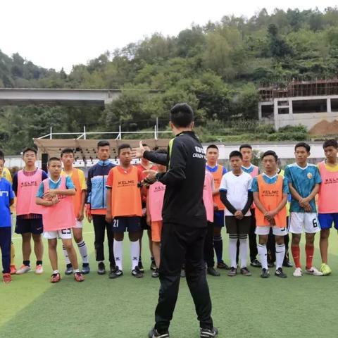 足球运动员个子矮的长尾关键词有哪些