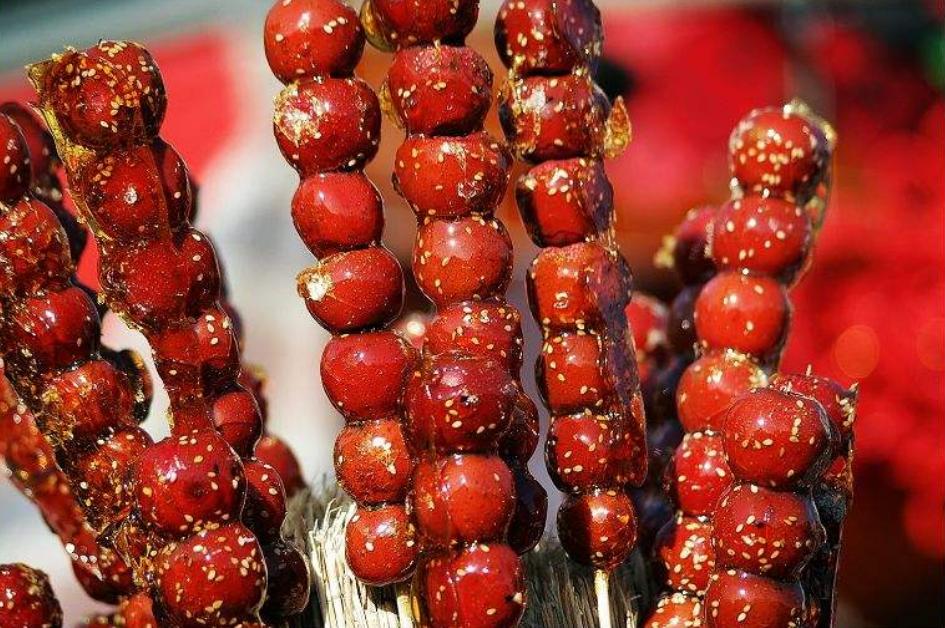 过年吃什么美食好看（春节一般都去哪里玩）