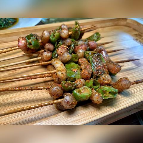 重庆对战新疆足球比赛的长尾关键词有哪些