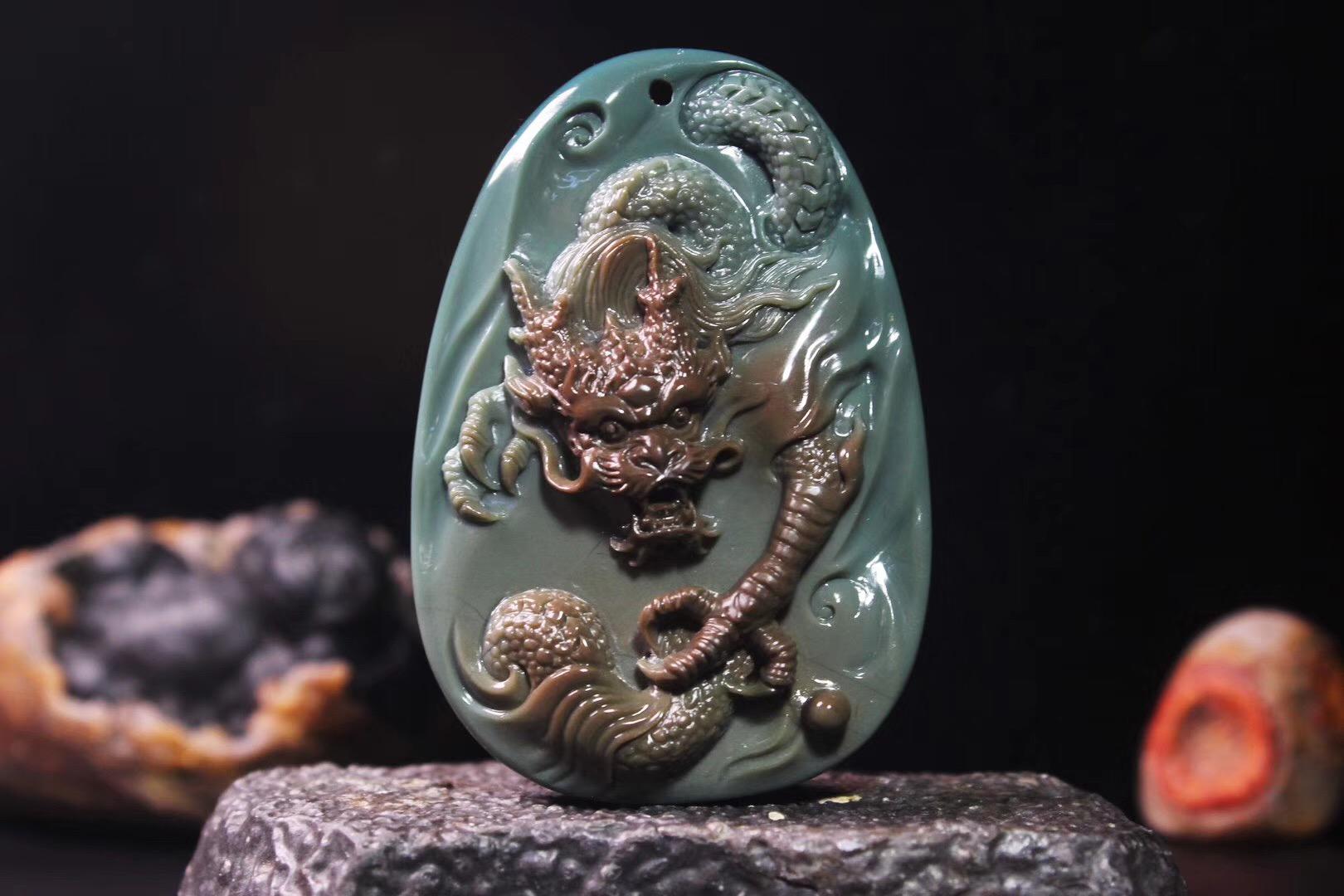 和田玉与翡翠：揭示价值背后的奥秘