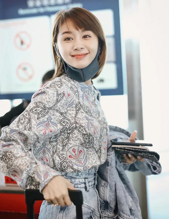 30岁的女人怎么穿衬衫才不呆板？推荐这4款经典衬衫，气质好搭配