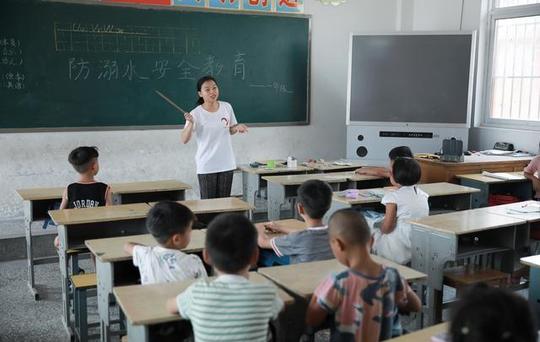 教育“全托”时代来临，老师沦为“高级保姆”，教育变“服务”