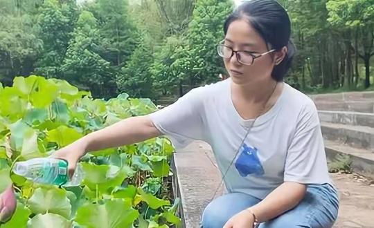 留守女孩钟芳蓉：676分考入北大，却选冷门考古专业，如今怎样了