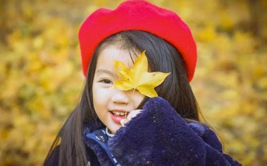 阿拉蕾赚钱养弟弟，小小彬累倒进医院，童星们比“妞妞”还要惨