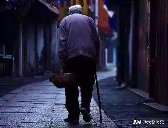 小学生礼仪培养之孝敬父母
