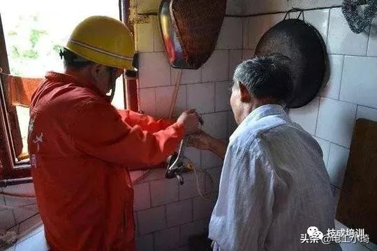 电工岗位供不应求，老板却说招人难？?当事人电工说了实话