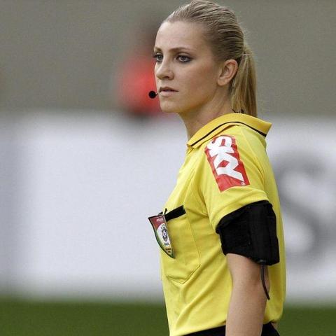 足球运动员你干嘛英语翻译的长尾关键词有什么