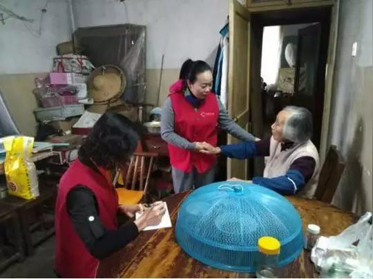 浙江40岁女子身价千万，坐拥7家公司！却偷偷做保洁护工