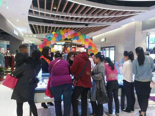 怎么开家珠宝店？怎么做珠宝生意？新手怎样开好一个珠宝店？
