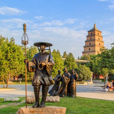 西安大雁塔跟小雁塔相关长尾关键词有哪些