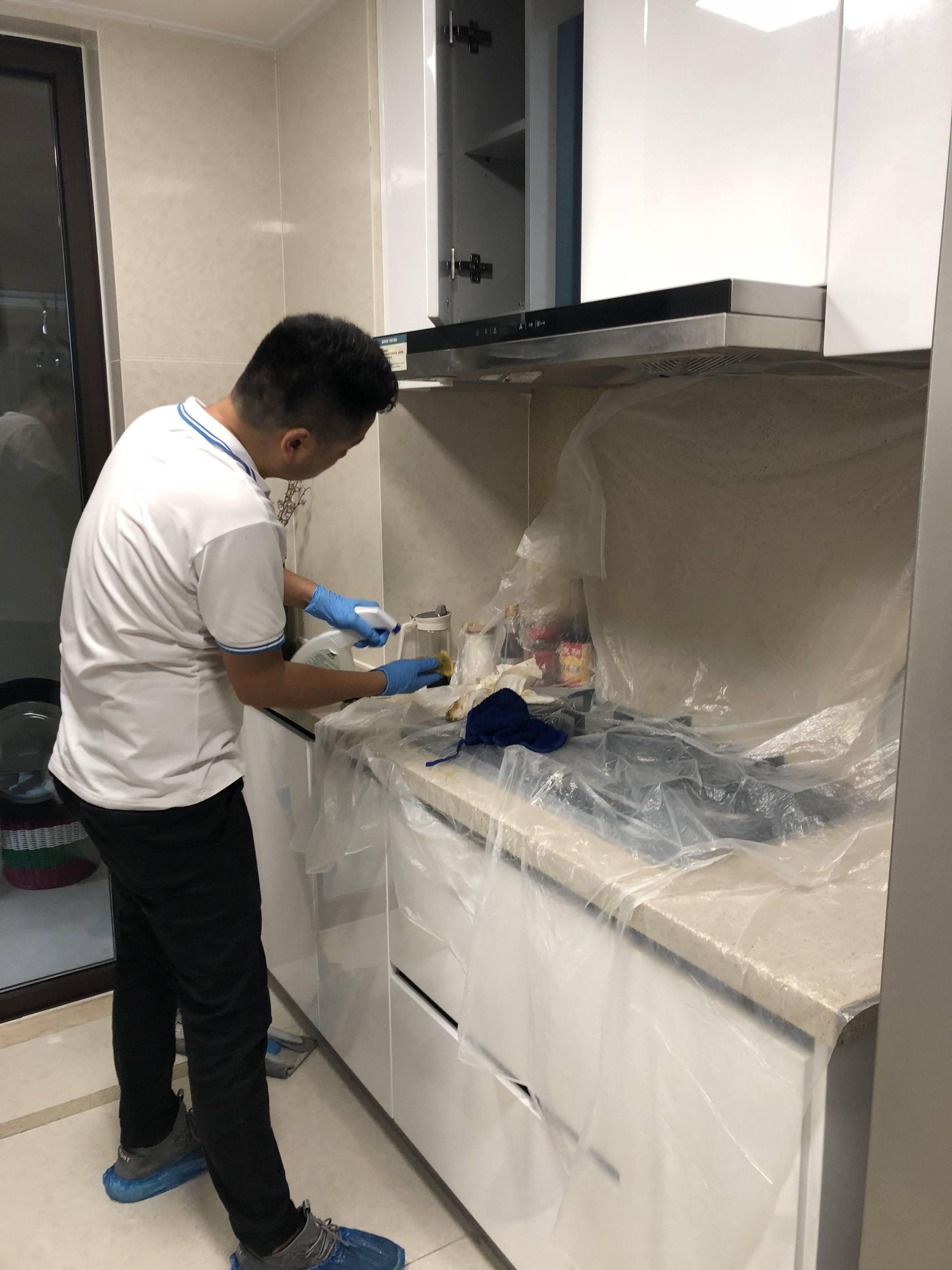 抽油烟机开机嗡嗡响原因