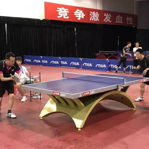 足球赛（足球赛的魅力与激情）